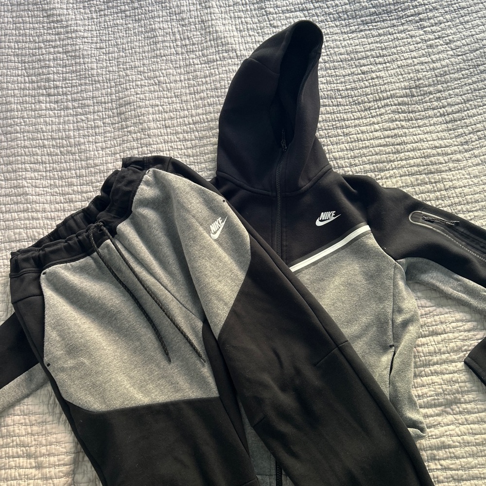 Nike Tech
